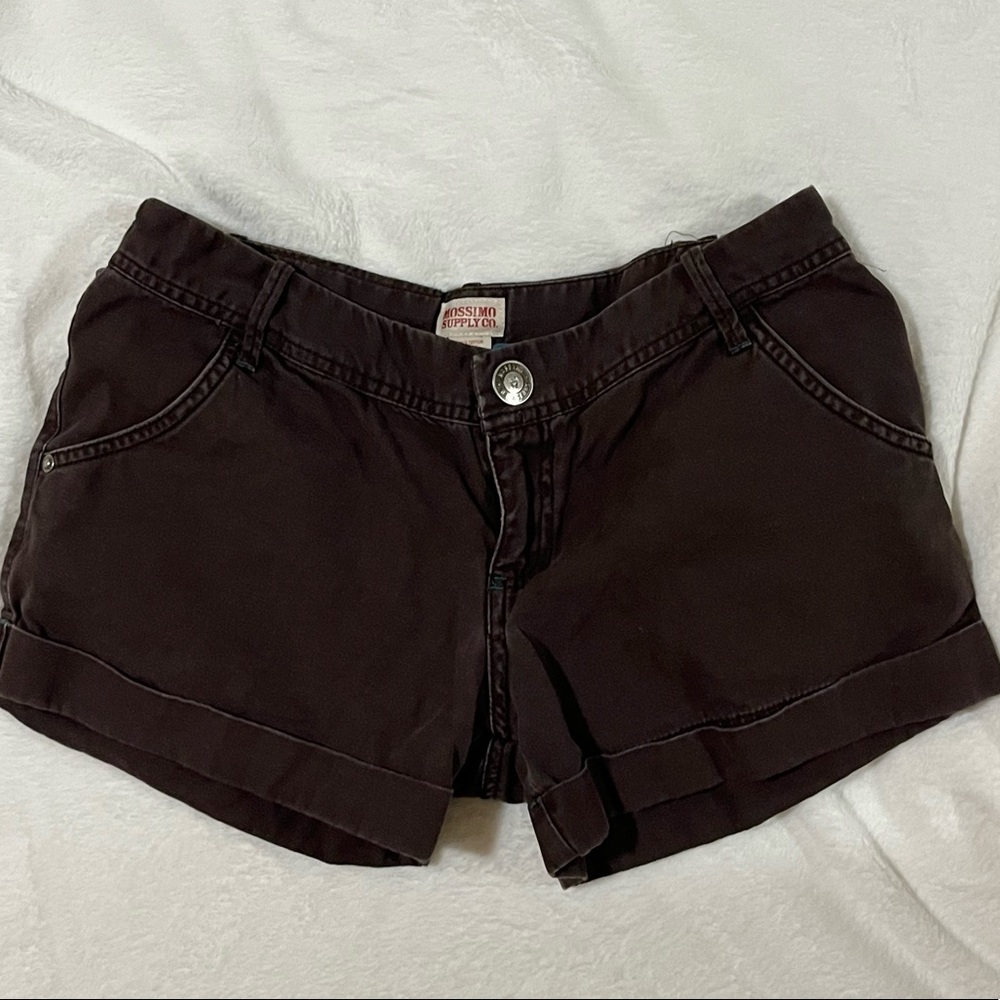 Brown cargo shorts!